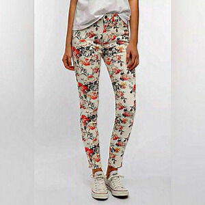 Women’s BDG Urban Outfitters cream floral high rise twig ankle pants size 28‎